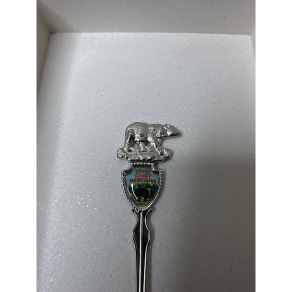 Collectible Great Smoky Mountains Souvenir Spoon w/ Bear Topper & Scenic Design - Picture 5 of 6